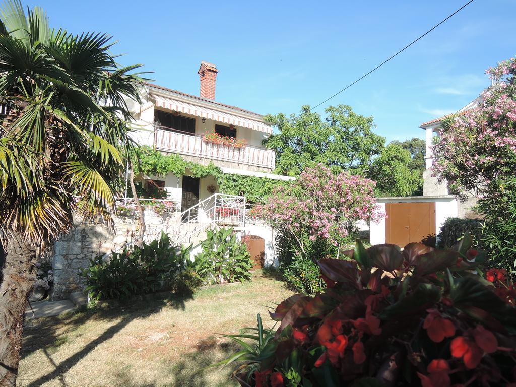 Apartments Sabina I Grapes Malinska Exterior foto